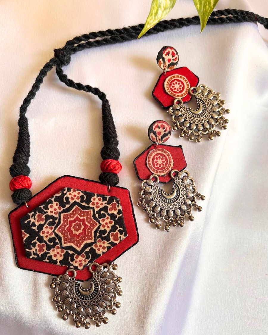 Red and Printed Fabric Necklace with Oxidised Pendant