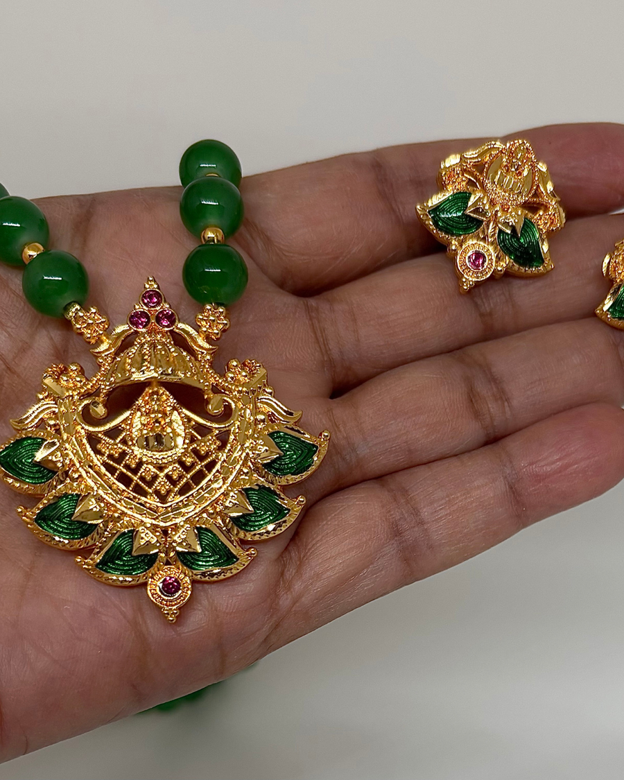 Green Palakka Pendant Necklace